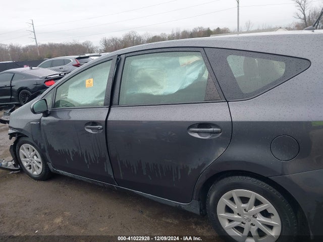 Toyota Prius V Two 2014 JTDZN3EU4EJ001918 Image 14
