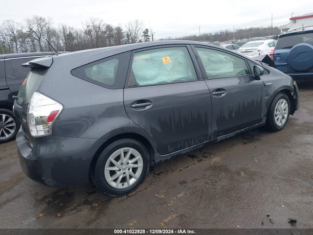 Toyota Prius V Two 2014 JTDZN3EU4EJ001918 Image 4