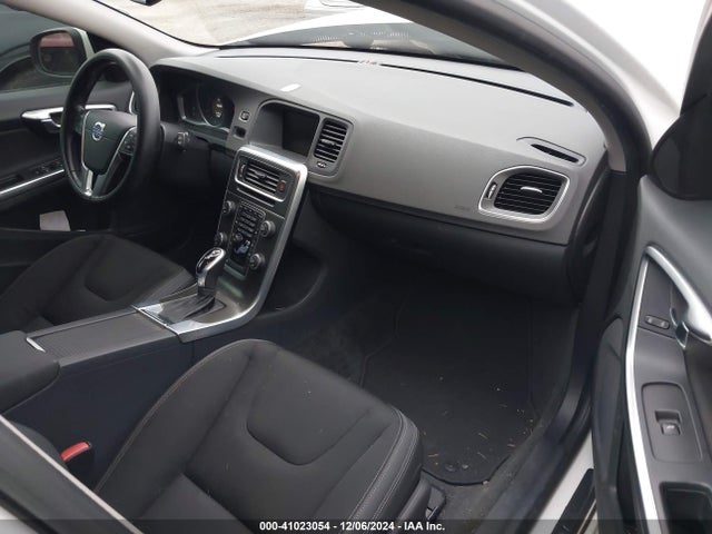 Volvo V60 T5 2015 YV1612SA7F1194192 Image 5