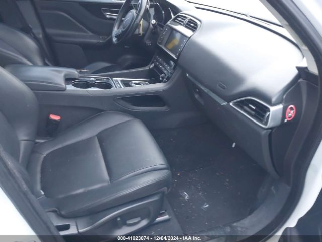 SADCJ2BV4HA062767 Jaguar F-pace 35t Premium