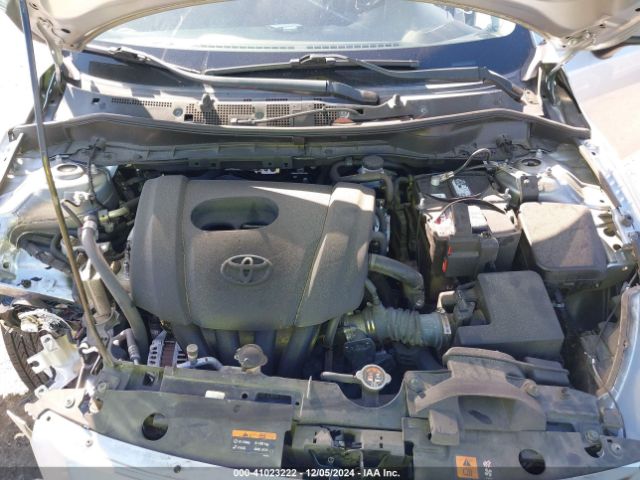 3MYDLBYV8KY519828 Toyota YARIS LE