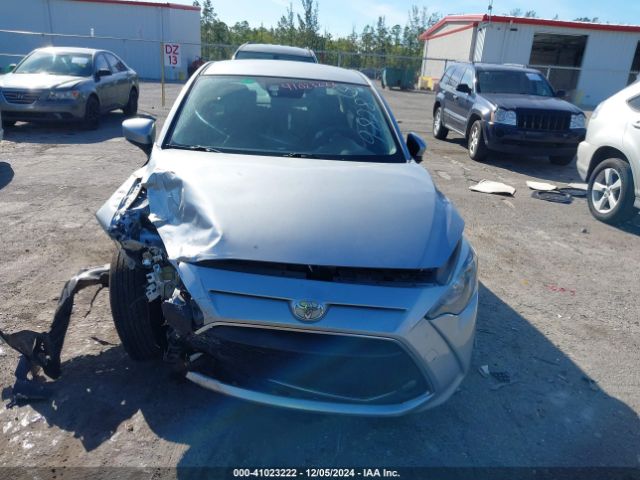 3MYDLBYV8KY519828 Toyota YARIS LE