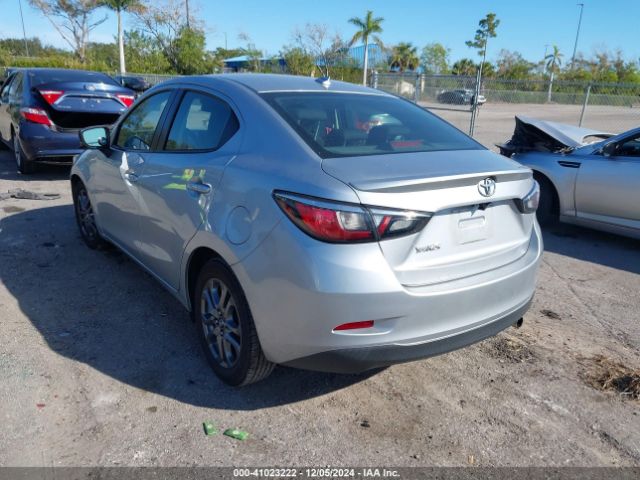 3MYDLBYV8KY519828 Toyota YARIS LE