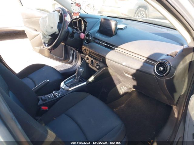 3MYDLBYV8KY519828 Toyota YARIS LE