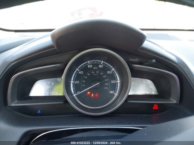 3MYDLBYV8KY519828 Toyota YARIS LE