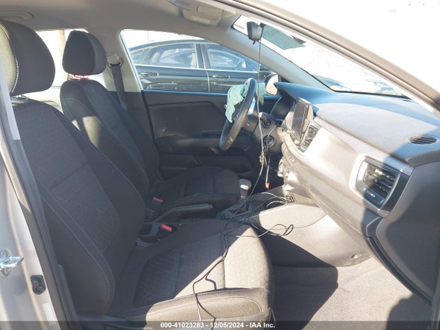 3KPA24AD1PE599290 KIA RIO LX