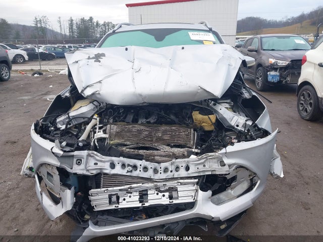 1FMCU9J93FUC31457 Ford Escape Titanium