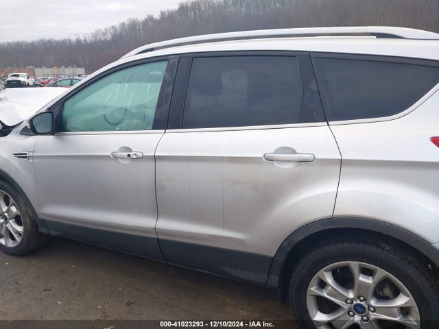 1FMCU9J93FUC31457 Ford Escape Titanium