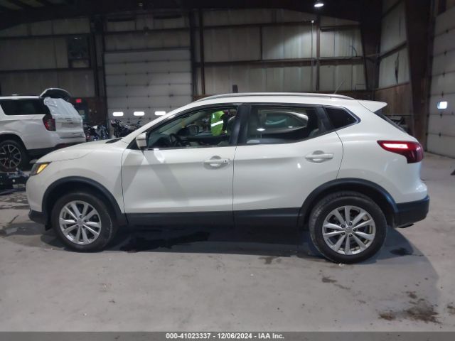 JN1BJ1CR9JW252062 Nissan Rogue Sport Sv