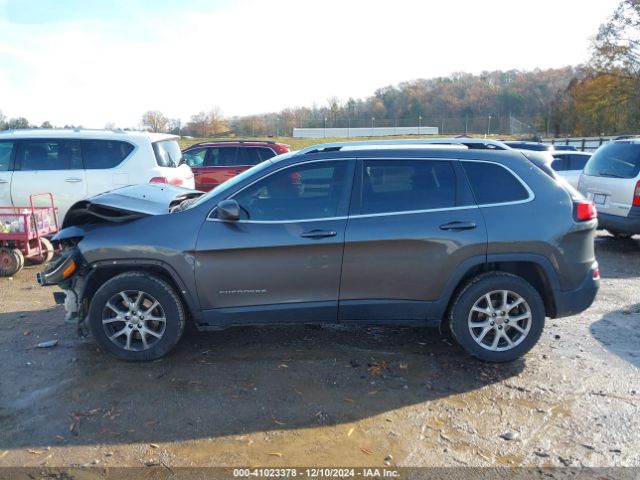 1C4PJLCBXHW503246 Jeep Cherokee Latitude Fwd