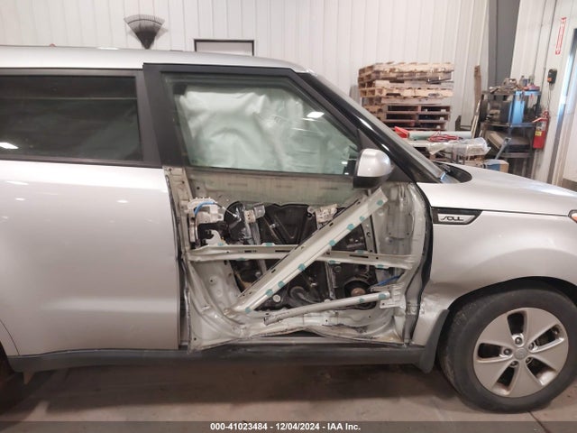 KIA Soul 2016 KNDJN2A23G7871235 Image 6