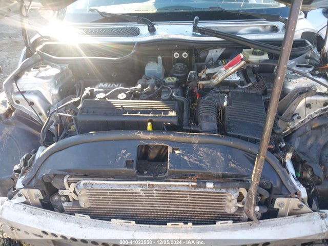 2004 MINI COOPER WMWRC334X4TJ62329 Photo 9