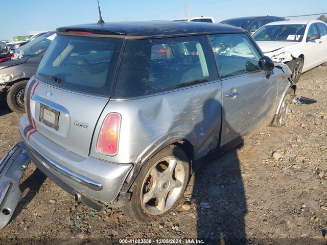 2004 MINI COOPER WMWRC334X4TJ62329 Photo 3