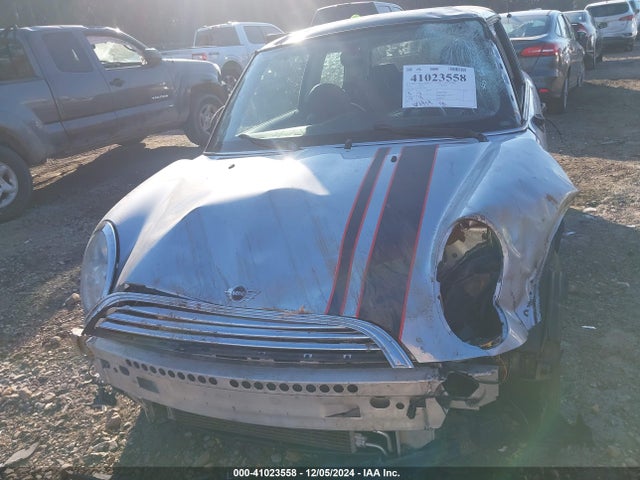 2004 MINI COOPER WMWRC334X4TJ62329 Photo 5