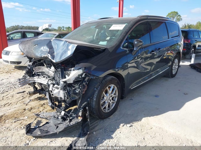Chrysler Pacifica Touring L 2020 2C4RC1BG4LR112857 Image 2
