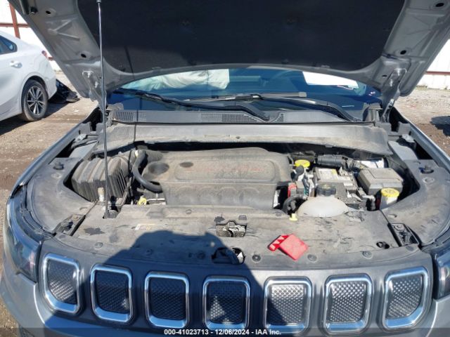 3C4NJDFB4NT207889 Jeep Compass Latitude Lux 4x4