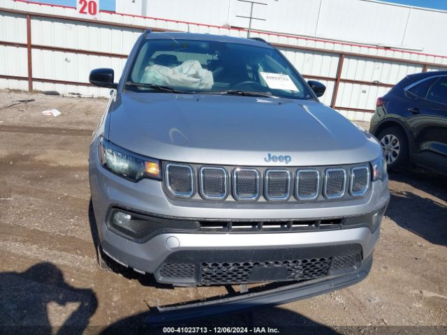 3C4NJDFB4NT207889 Jeep Compass Latitude Lux 4x4