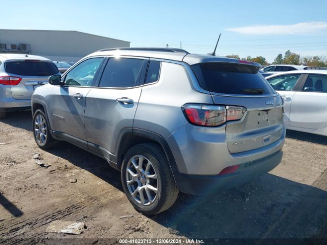 3C4NJDFB4NT207889 Jeep Compass Latitude Lux 4x4