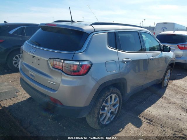 3C4NJDFB4NT207889 Jeep Compass Latitude Lux 4x4
