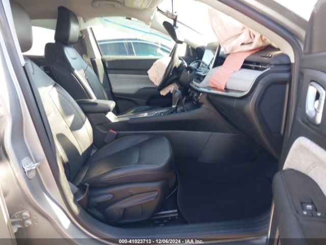 3C4NJDFB4NT207889 Jeep Compass Latitude Lux 4x4