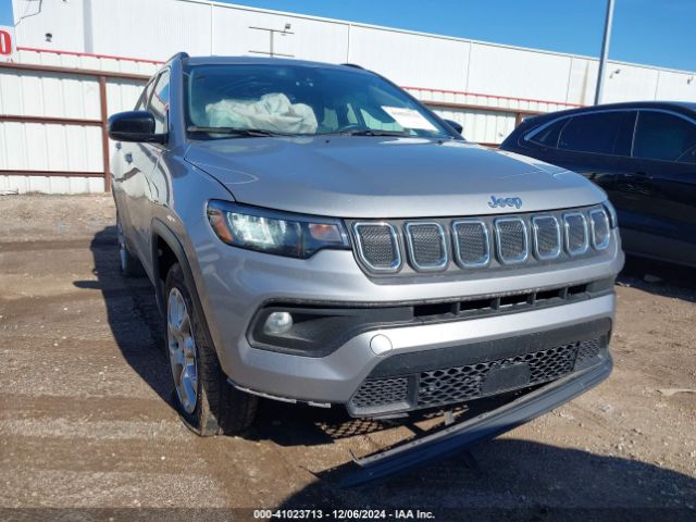 3C4NJDFB4NT207889 Jeep Compass Latitude Lux 4x4