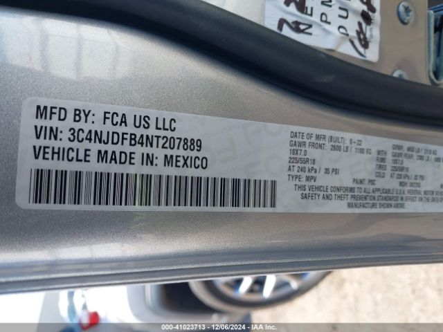 3C4NJDFB4NT207889 Jeep Compass Latitude Lux 4x4