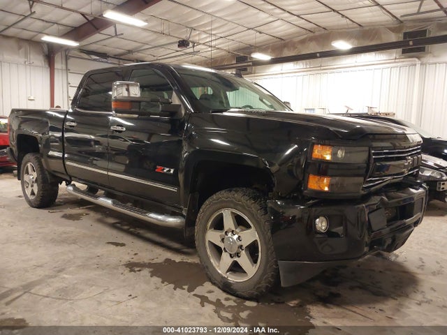 2015 1GC1KWE82FF671031 main image