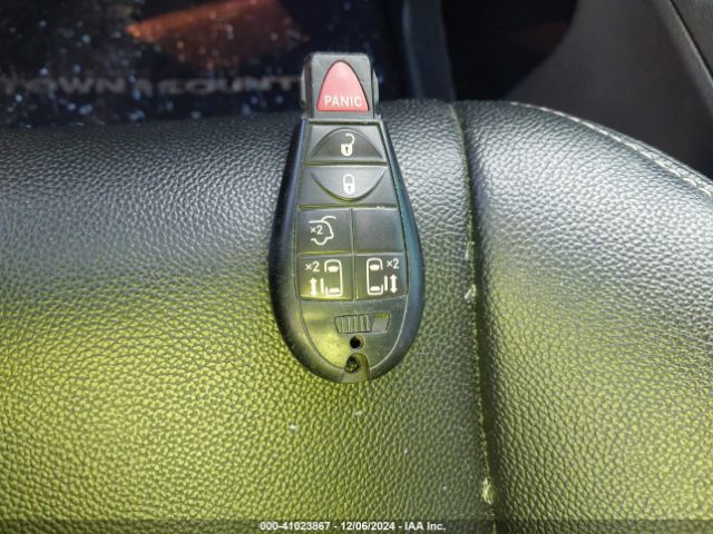 2C4RC1HGXER225397 Chrysler Town & Country S