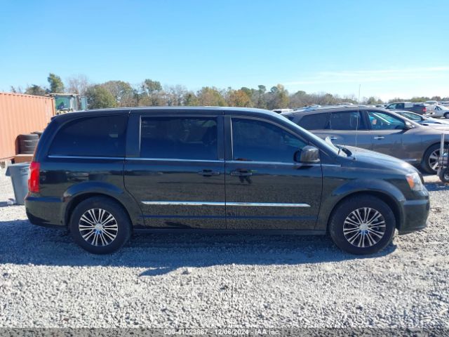 2C4RC1HGXER225397 Chrysler Town & Country S