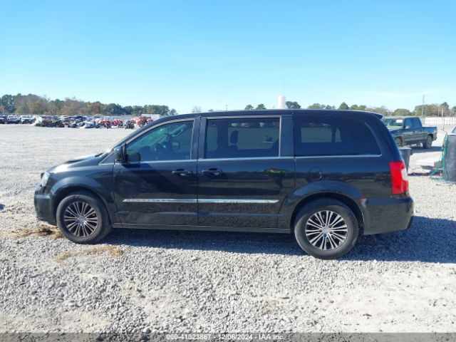 2C4RC1HGXER225397 Chrysler Town & Country S