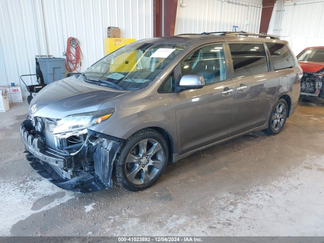 Toyota Sienna Se 8 Passenger 2015 5TDXK3DC3FS685311 Image 2