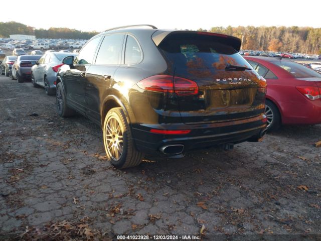 2018 PORSCHE CAYENNE WP1AA2A28JKA02340 Photo 2