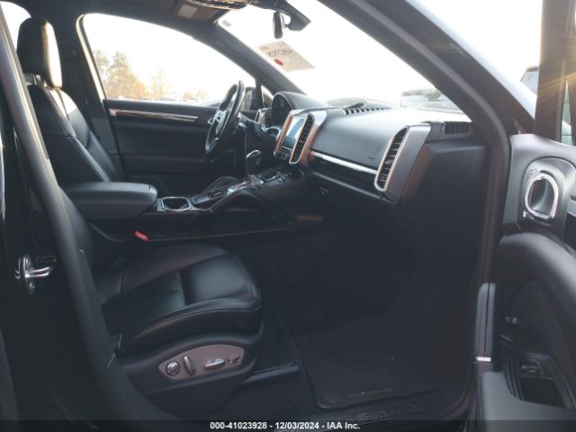 2018 PORSCHE CAYENNE WP1AA2A28JKA02340 Photo 4