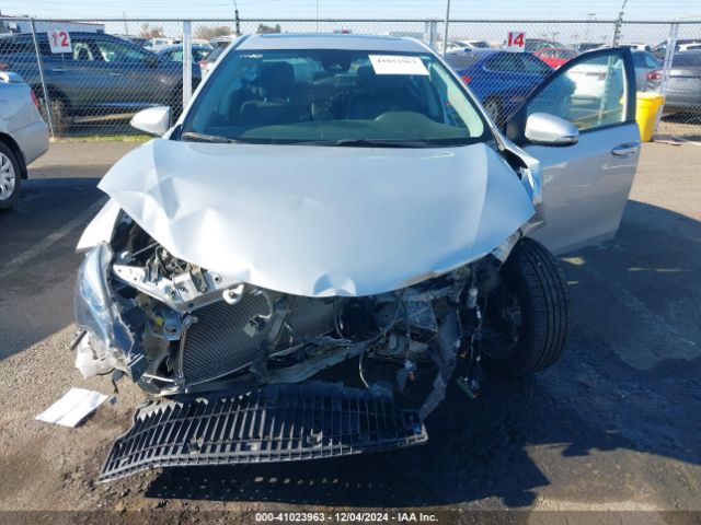 2T1BURHE0JC042595 Toyota Corolla Xse