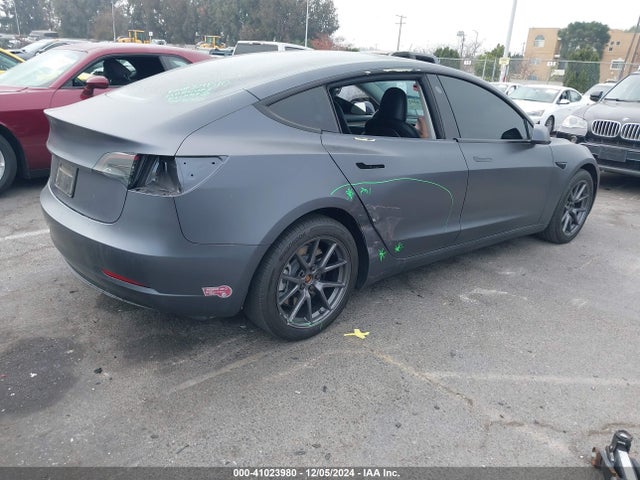 2023 TESLA MODEL 3 5YJ3E1EA4PF698033 Photo 3