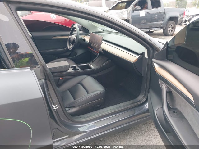 2023 TESLA MODEL 3 5YJ3E1EA4PF698033 Photo 4