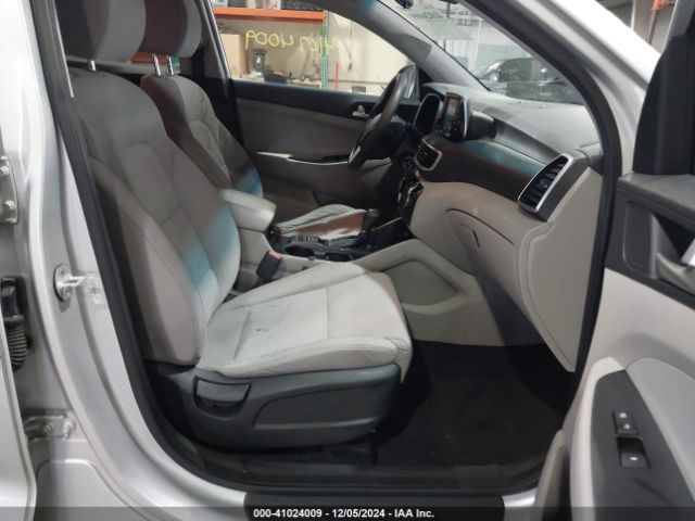 KM8J23A43KU051677 Hyundai TUCSON SE