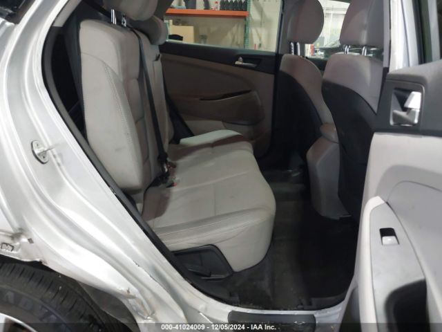 KM8J23A43KU051677 Hyundai TUCSON SE