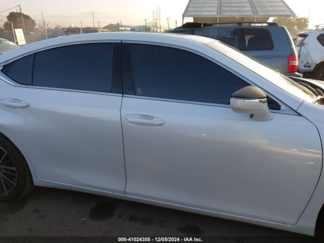 58ADA1C1XPU027710 Lexus ES 300H