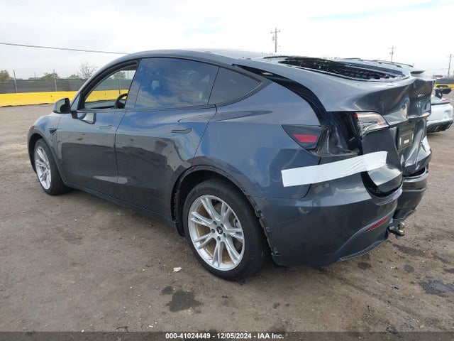 2022 TESLA MODEL Y 7SAYGDEE1NF487442 Photo 2
