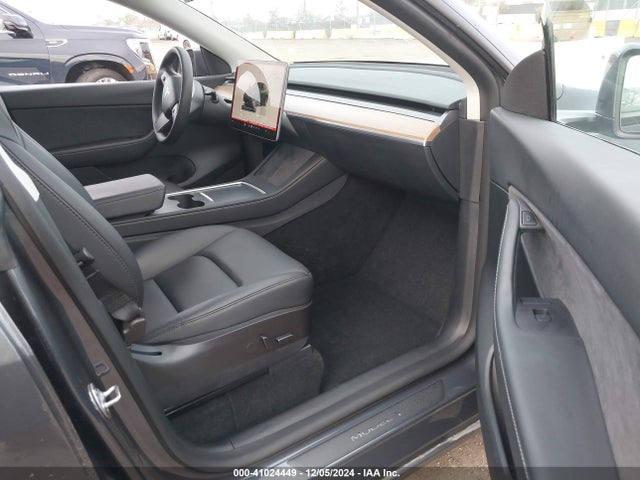 2022 TESLA MODEL Y 7SAYGDEE1NF487442 Photo 4