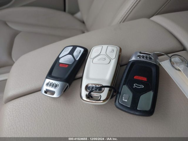 WA1LAAF79JD009918 Audi Q7 3.0t Premium
