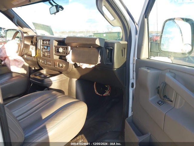 1GAZGNFF6H1158403 Chevrolet Express 3500 Ls