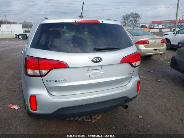 KIA SORENTO LX 2015 5XYKTCA63FG568959 Image 16