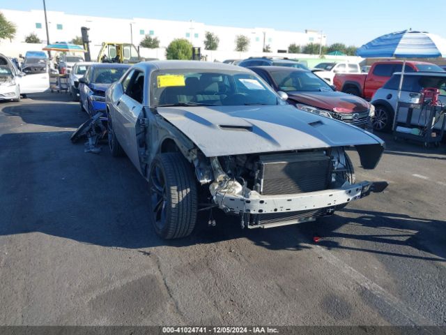 2C3CDZAG7JH131638 Dodge Challenger Sxt