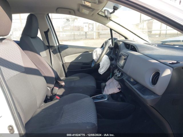 VNKKTUD33FA038425 Toyota YARIS LE