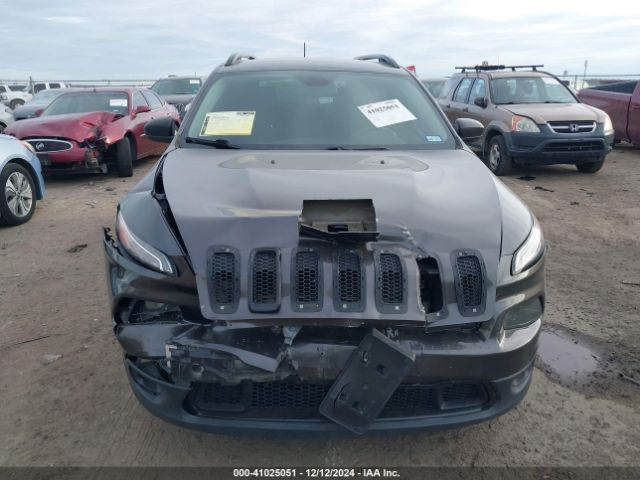 1C4PJLCB9JD510898 Jeep Cherokee Latitude Fwd