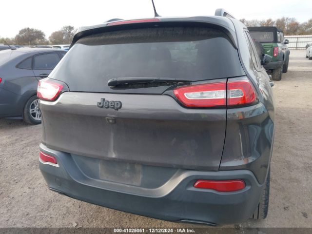 1C4PJLCB9JD510898 Jeep Cherokee Latitude Fwd