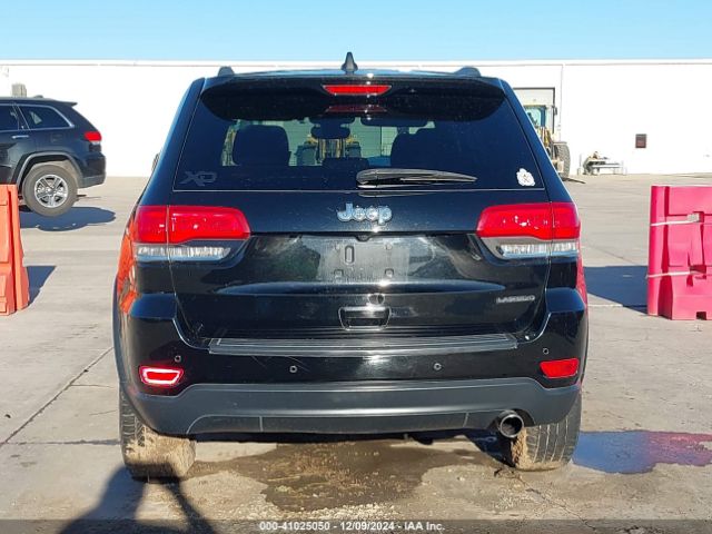1C4RJEAG4JC142123 Jeep Grand Cherokee Laredo E 4x2
