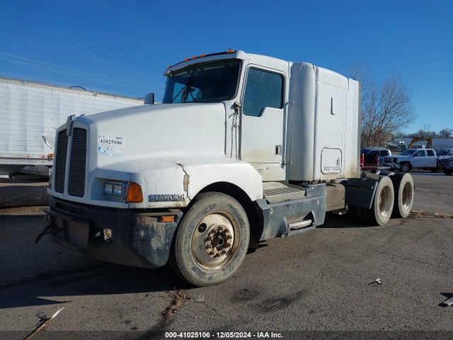 Продажа на аукционе авто 2000 Kenworth Construction T600, vin: 3WKAD69X0YF831010, номер лота: 41025106